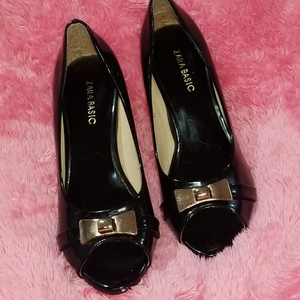 Shoes - Picture 2 of 4